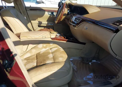 2010 Mercedes-Benz S 550 550 из США, поврежденный, VIN WDDNG7BB7AA340093